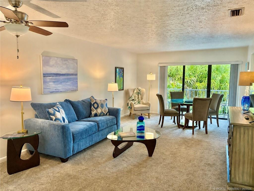 615 NW Oleander Street 202, Stuart – Apartment for rent