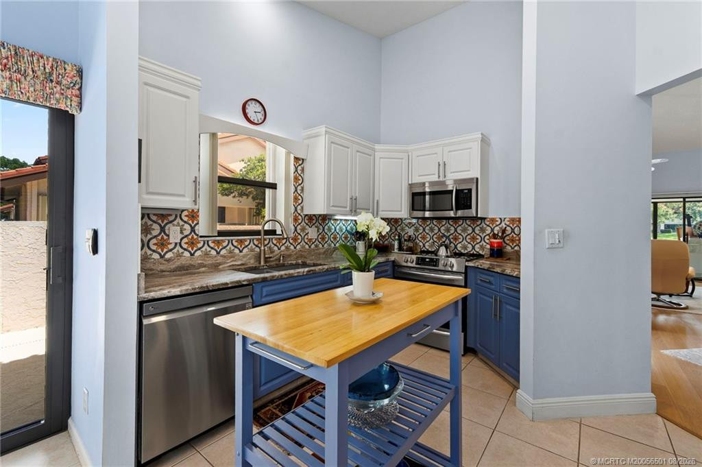 6030 SE Martinique Drive #101, Stuart FL - photo 22 of 43