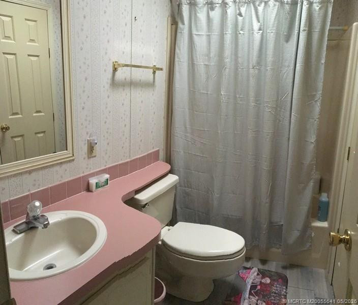 Guest bath room