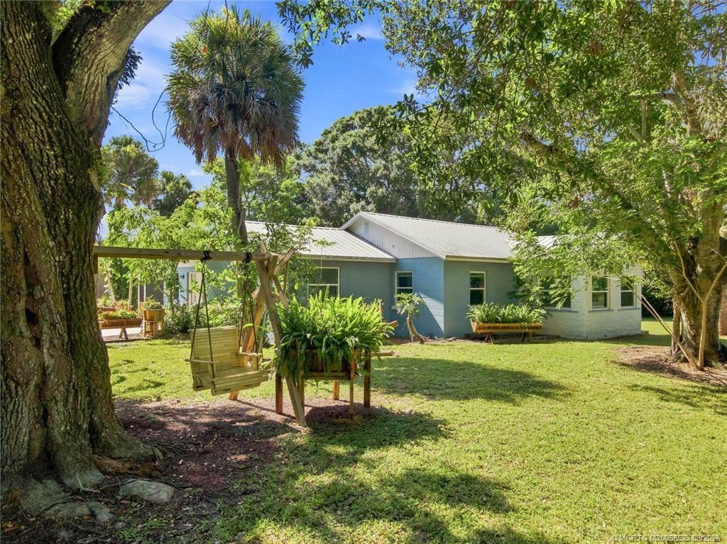 Photo 3 at 1895 39th Avenue, Vero Beach