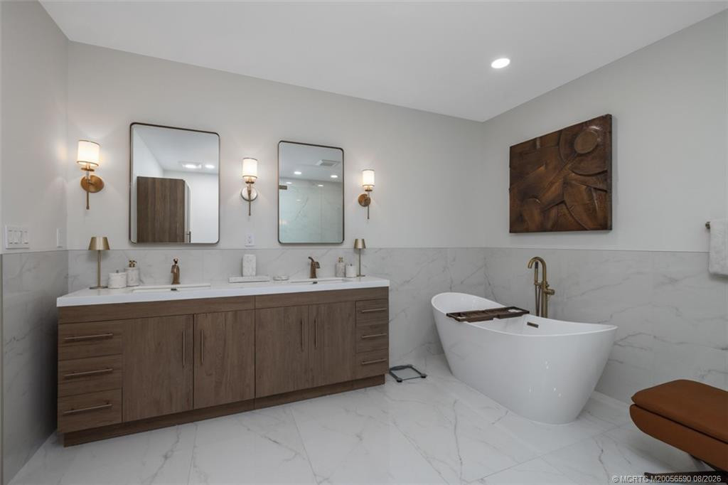 2390 SW Island Creek Trail — photo 32
