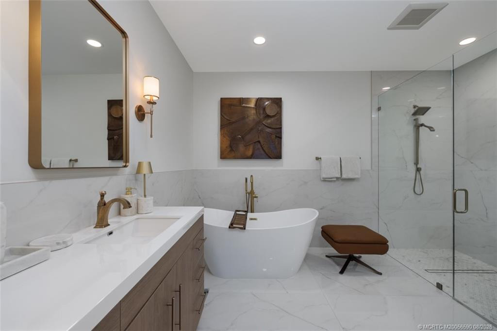 2390 SW Island Creek Trail — photo 34