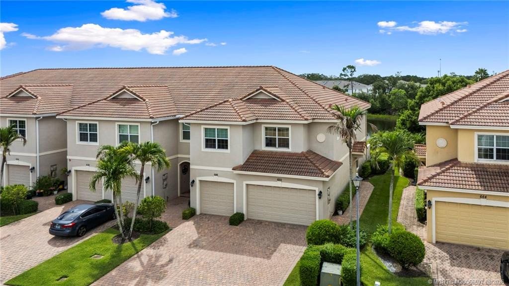 3 bedroom Townhouse at 650 SW Glen Crest Way, River Glen, Stuart — photo 2