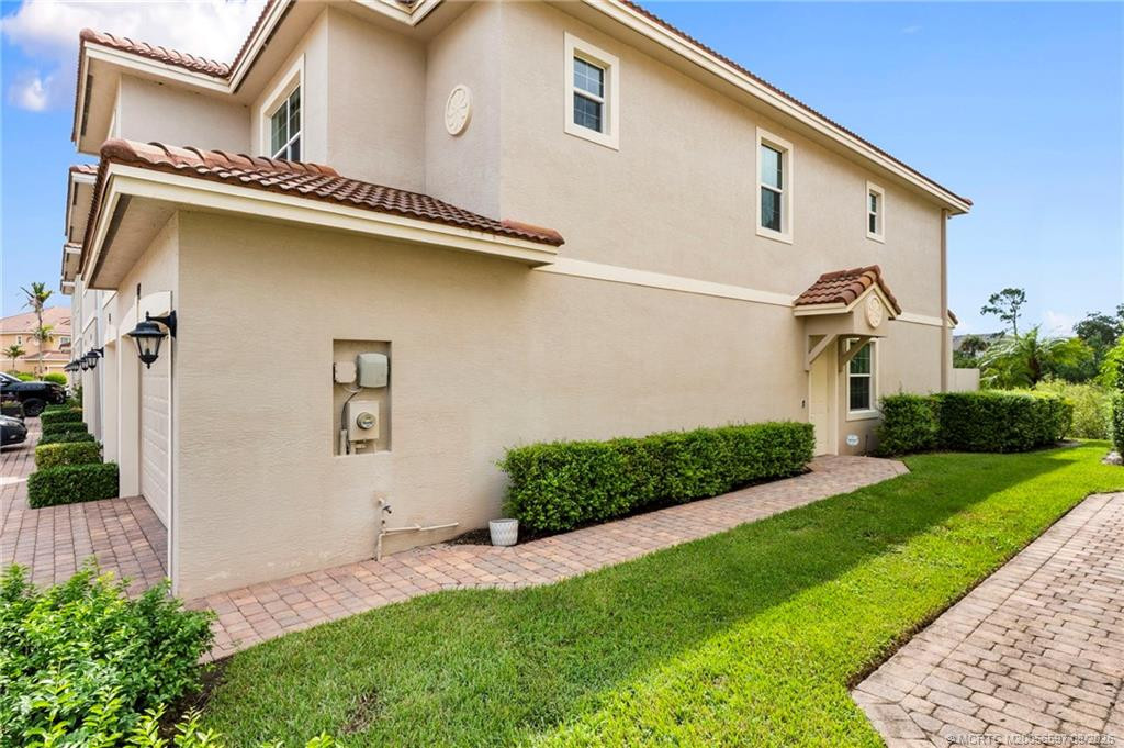 650 SW Glen Crest Way, Stuart FL - photo 8 of 32
