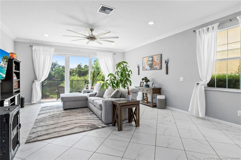 650 SW Glen Crest Way, Stuart FL - photo 12 of 32