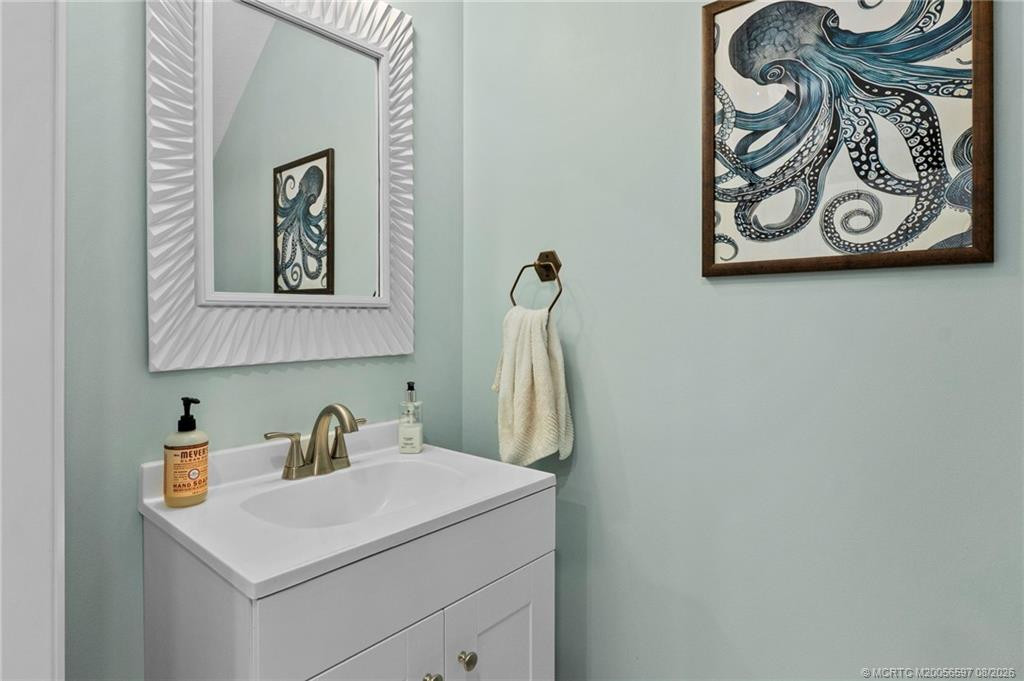 650 SW Glen Crest Way, Stuart FL - photo 15 of 32