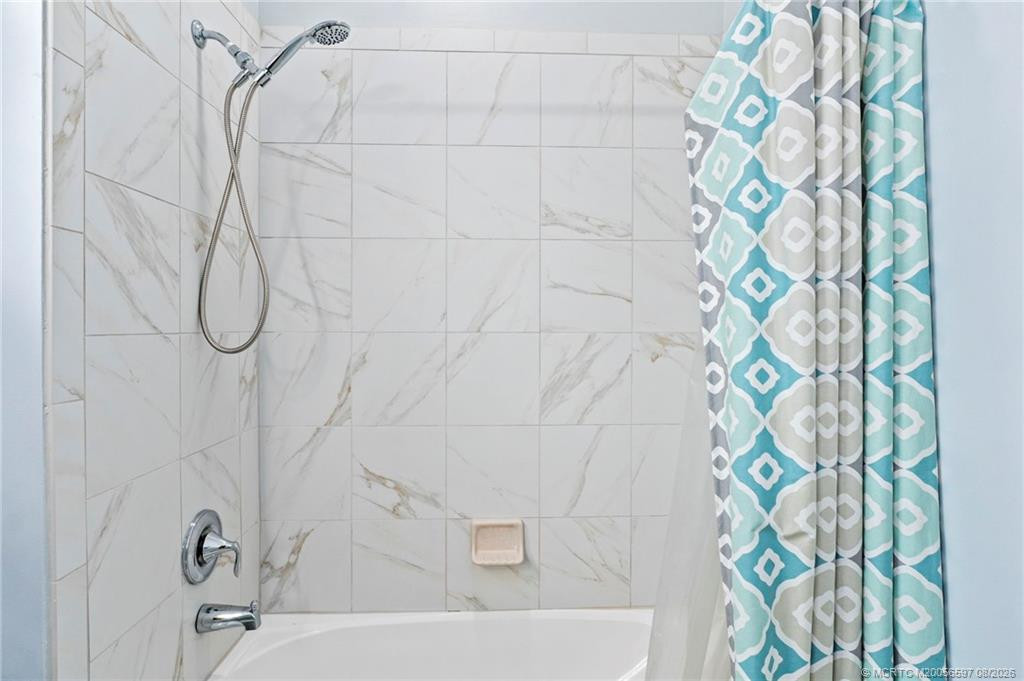 650 SW Glen Crest Way, Stuart FL - photo 23 of 32