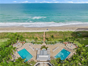 2 oceanfront heated lap pools
