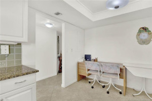 Several options to consider eating in kitchen, dining room, bedrooms, or set "me up on the balcony"!
