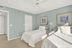 Twin Beds and private separation from Primary bedroom