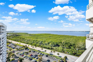 Same VIEW, daytime skyline of Jensen Beach