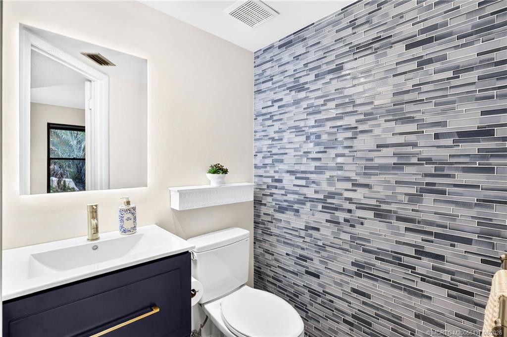 Beautifully updated half bath