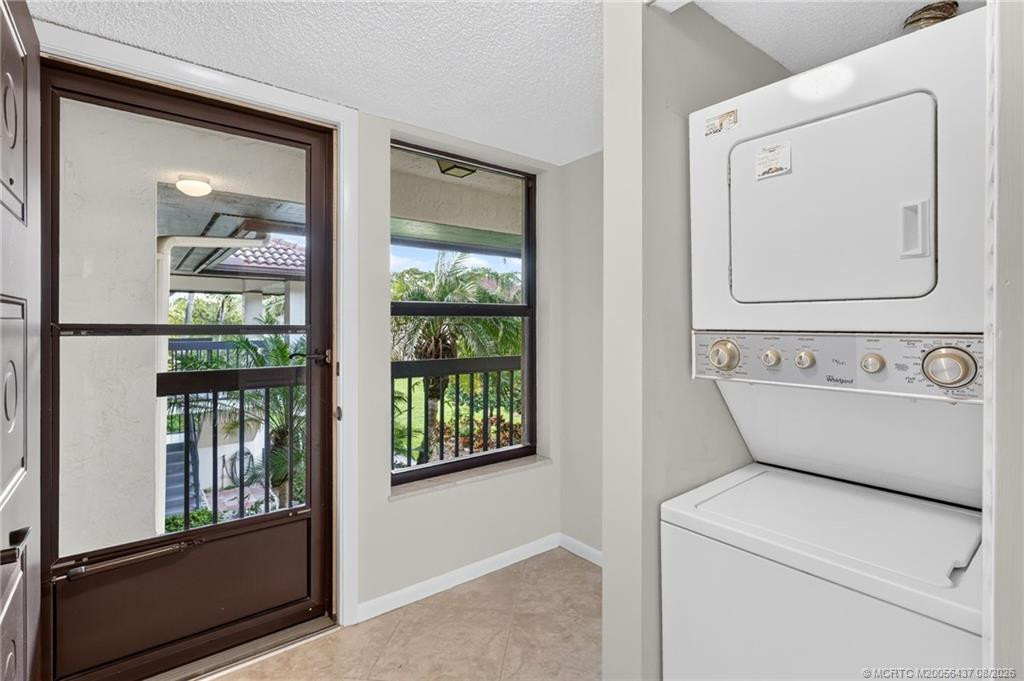 Washer/dryer in unit