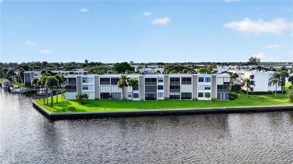 1950 SW Palm City Road 14-302, Stuart – Condominium for sale
