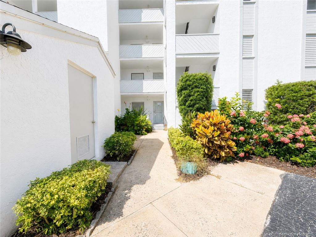 Photo 3 at 390 NE Edgewater Drive 302, Stuart