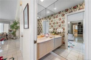 1/2 bath for guests