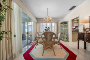 Double sliding glass doors out to the lanai