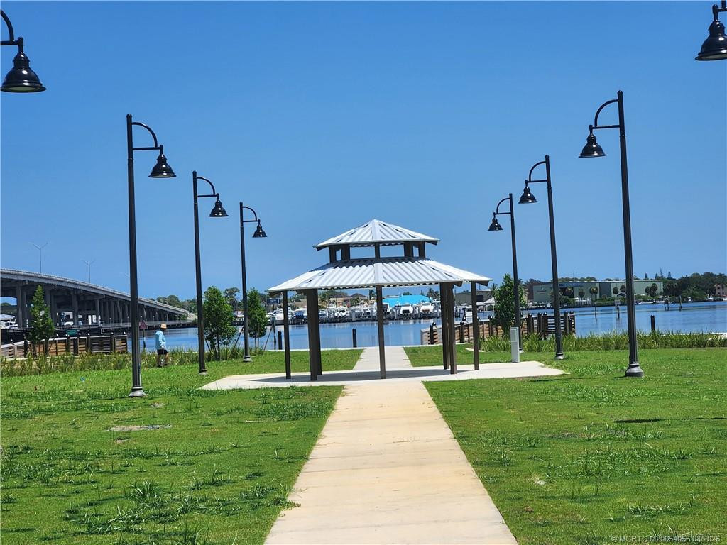 gazebos & pedestrian walkways