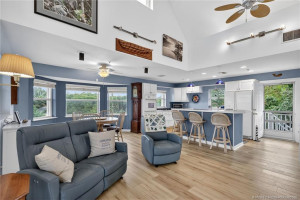 Open floor plan, vaulted ceilings
