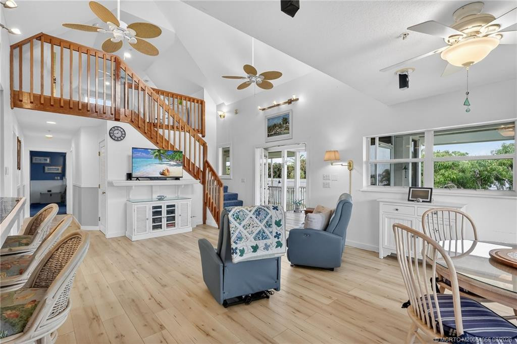 Large windows & lots of natural light
