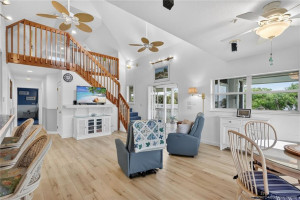 Large windows & lots of natural light