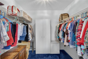 Walk-in closet