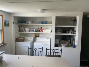 W/D with shelving