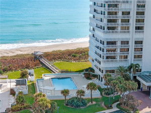 Oceanfront, heated pool