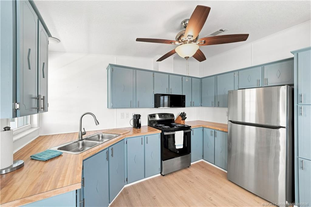 2 bedroom Manufactured Home at 2917 Fiddlewood Circle, Savanna Club 02, Fort Pierce — photo 5