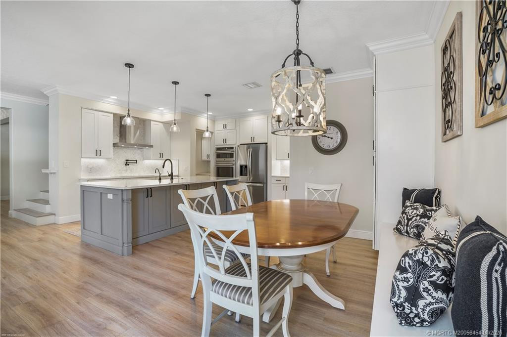 Breakfast Nook
