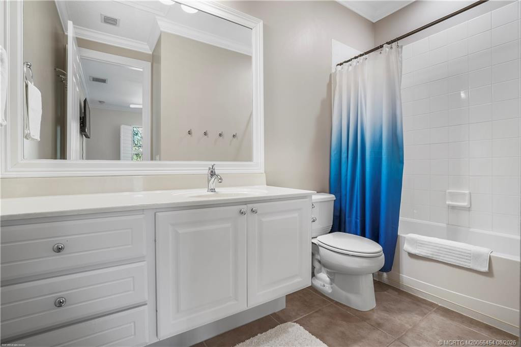 Bathroom with Tub/Shower