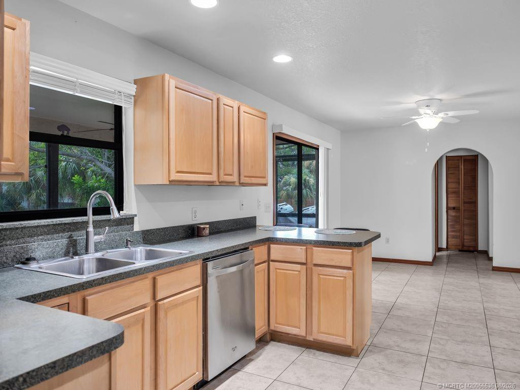 104 Sheridan Lane, Jensen Beach FL - photo 12 of 35