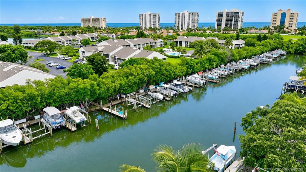 Protected community marina offering convenient access to the Fort Pierce Inlet and Atlantic Ocean.