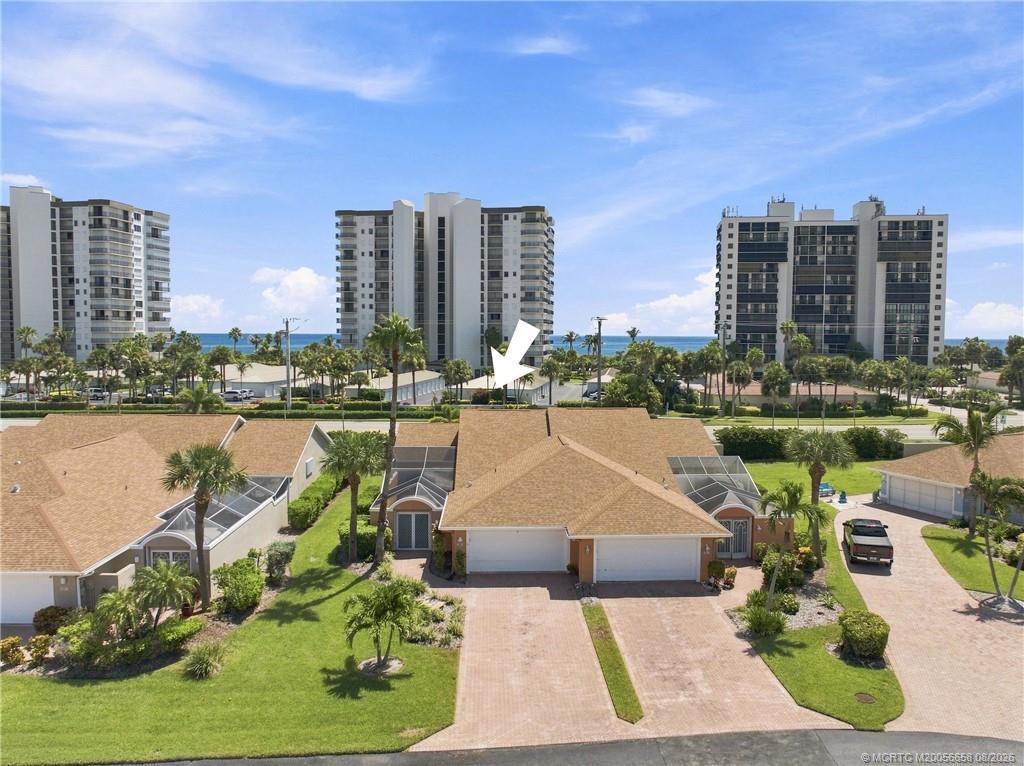 3-bedroom villa in The Sands on Hutchinson Island with 2-car garage