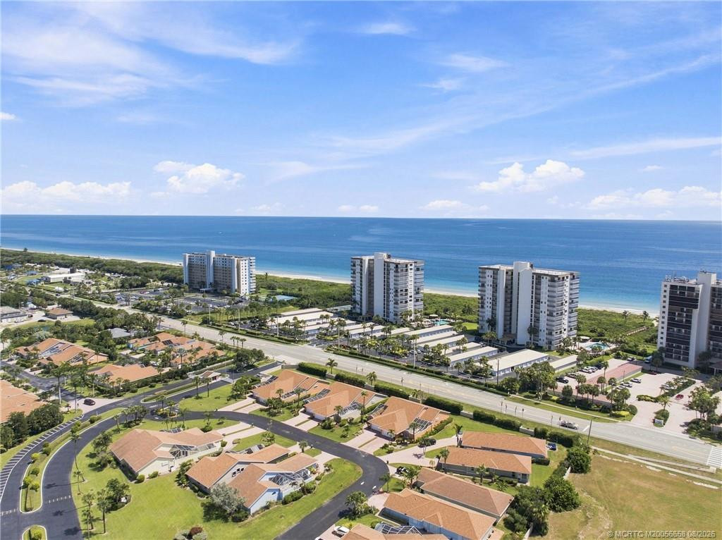 3-bedroom villa in The Sands on Hutchinson Island with 2-car garage
