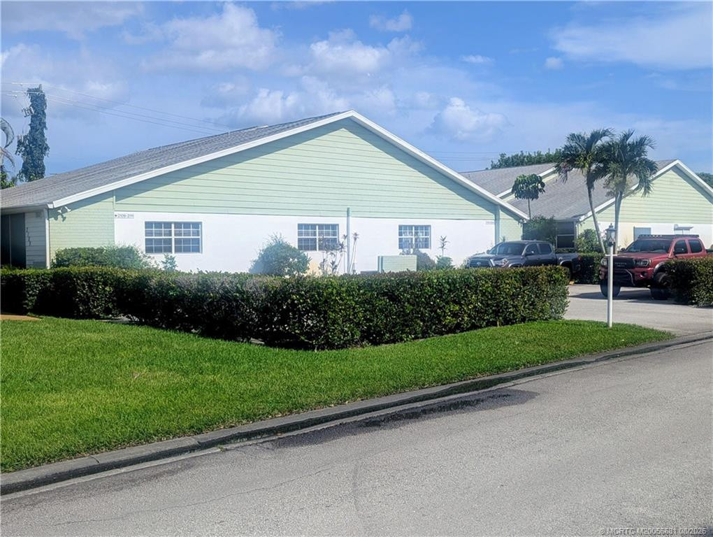 Photo 2 at 2113 SE Edler Drive, Stuart
