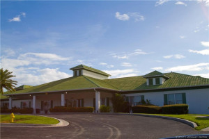 Jensen Beach Golf Club Clubhouse and restaraunt