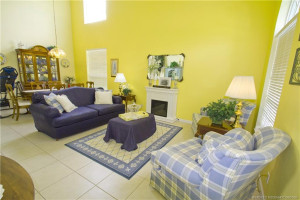 Cheerful entry level formal living space