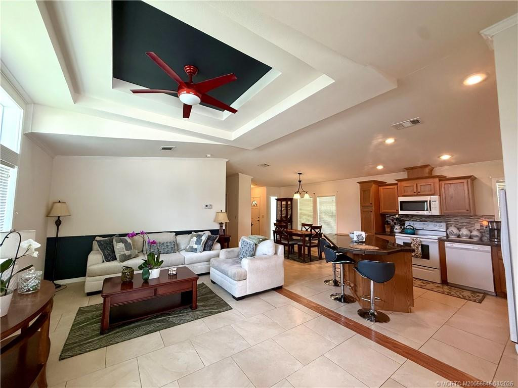 2 bedroom Manufactured Home at 4046 3rd Court, Maralago Cay, Lantana — photo 5