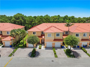 5012 SE Mariner Garden Circle, Stuart, FL 34997