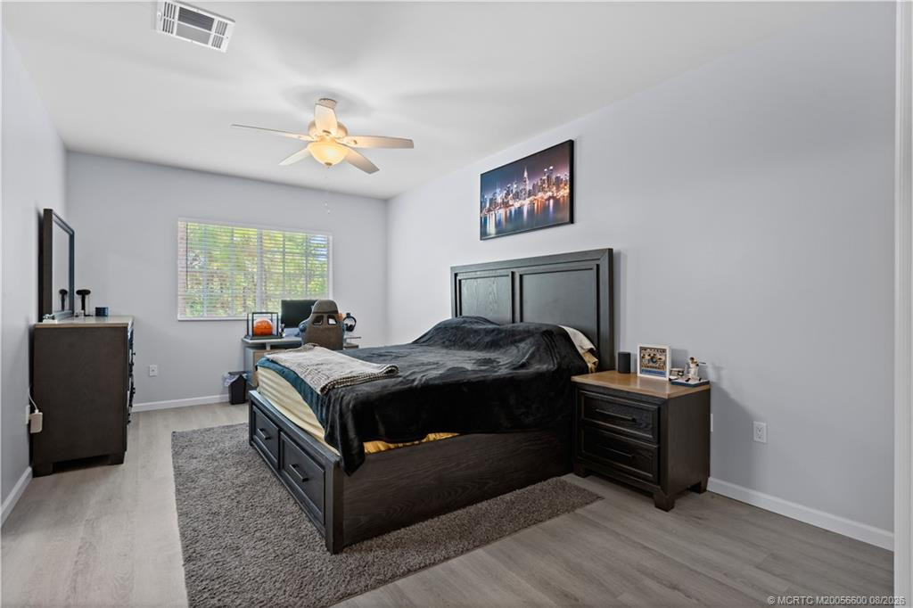 Master Bedroom (3)