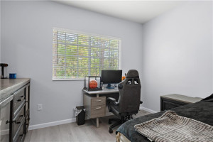 Master Bedroom (4)