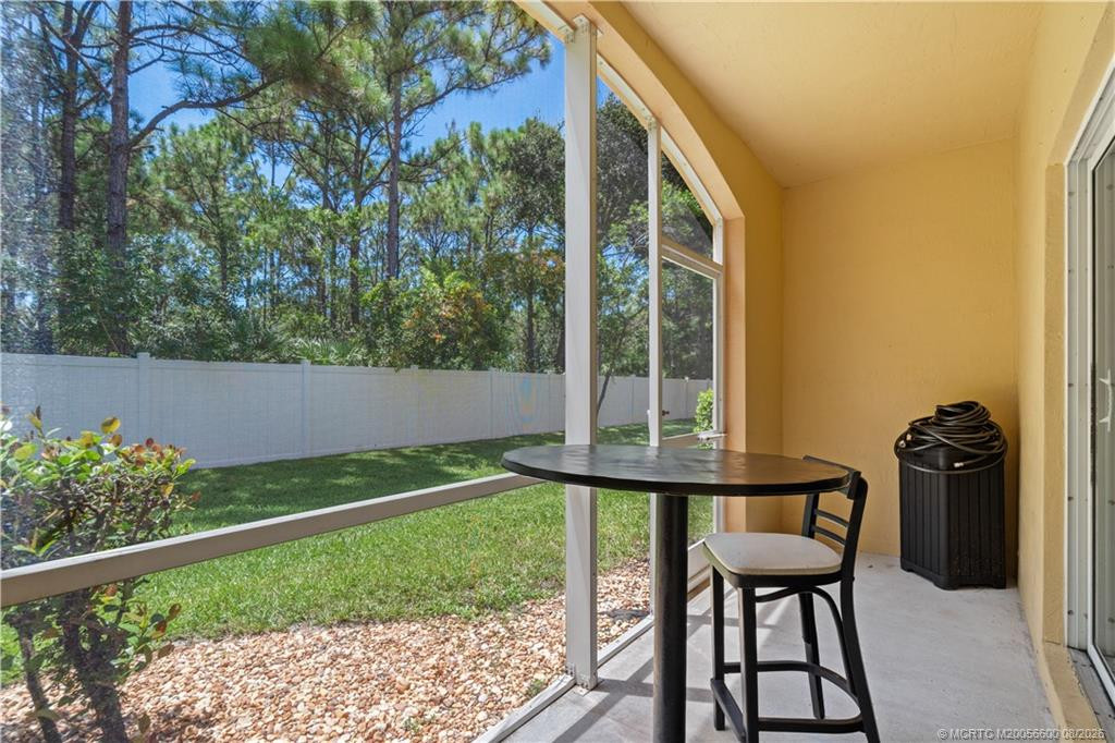Screened Patio (2)