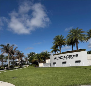 Main Entrance to Valencia Grove at Riverland