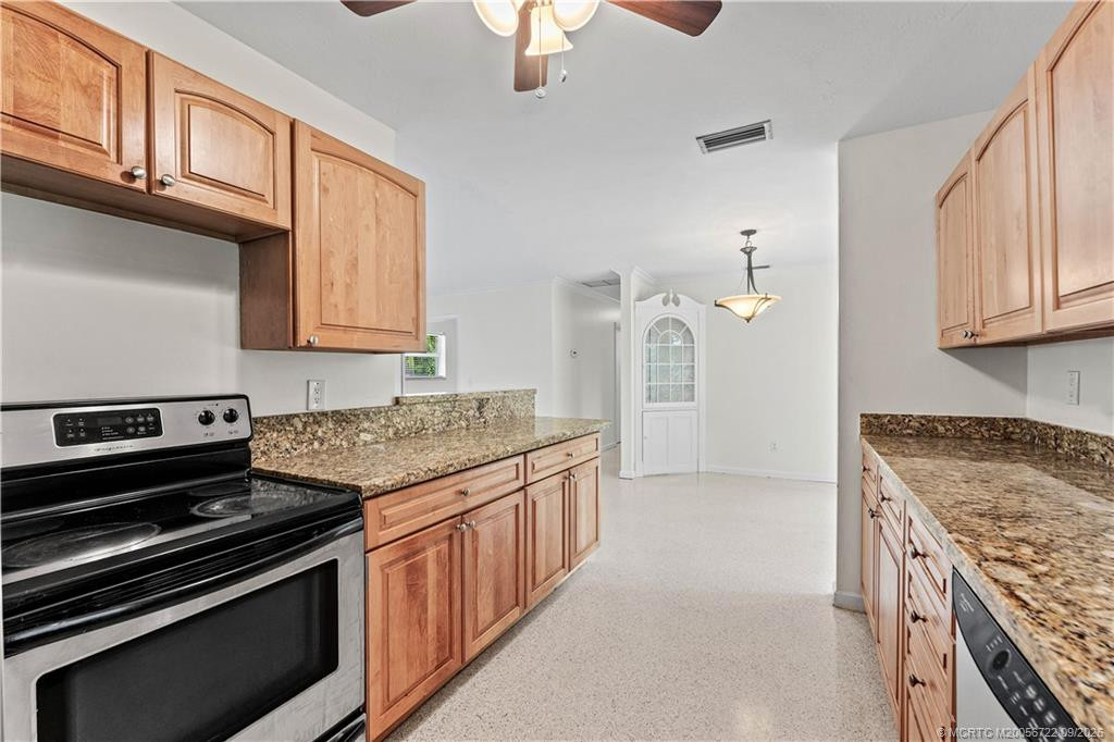 502 SE Edgewood Drive, Stuart FL - photo 15 of 37