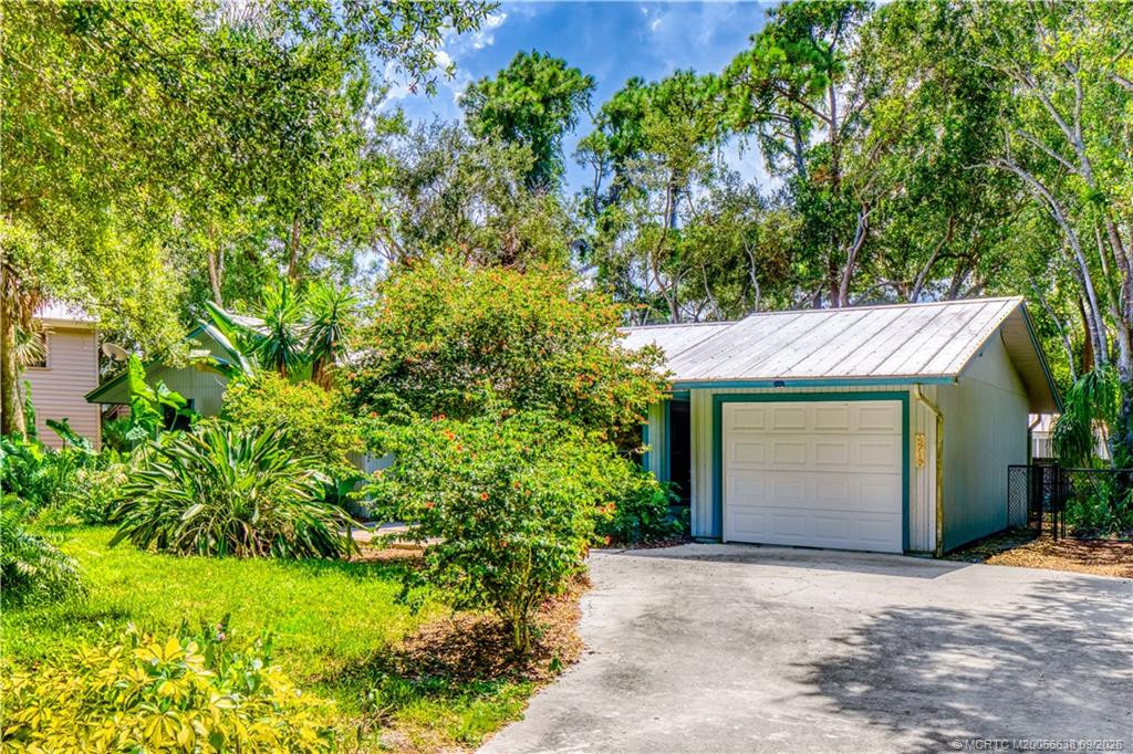 5713 Papaya Drive, Fort Pierce FL - photo 6 of 29
