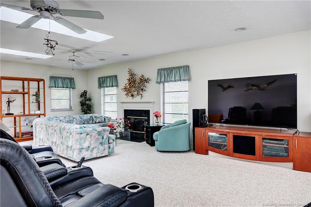 Extended extra living space