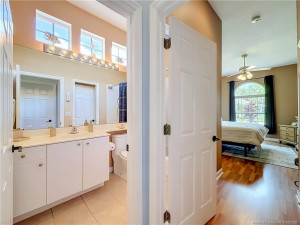 JACK AND JILL BATHROOM IN GUEST BEDROOM VERY PRIVATE.