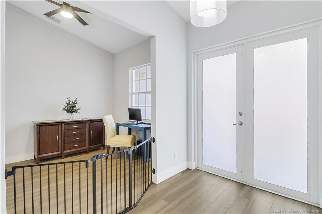 Office -Flex room- full of light