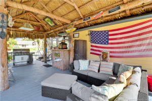 Tiki Hut